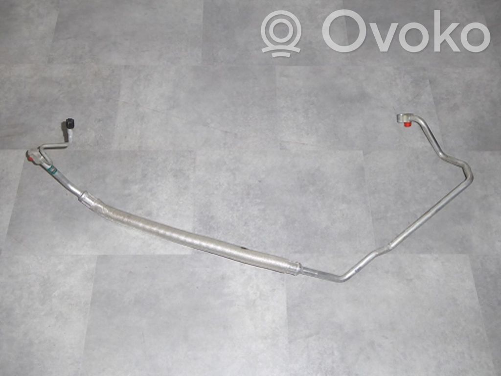 BMW 3 E46 Ilmastointilaitteen putki (A/C) 