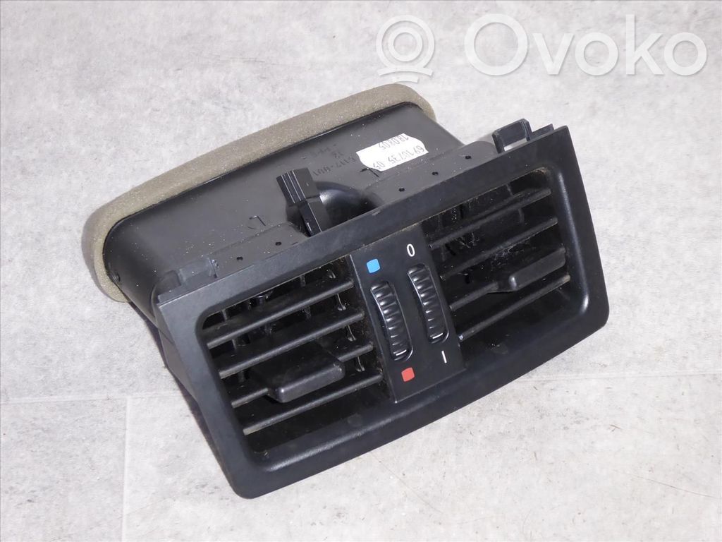 BMW 5 E60 E61 Rejilla de ventilación trasera 