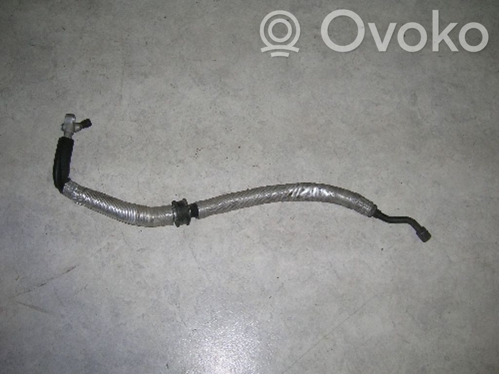 BMW 3 E36 Ilmastointilaitteen putki (A/C) 