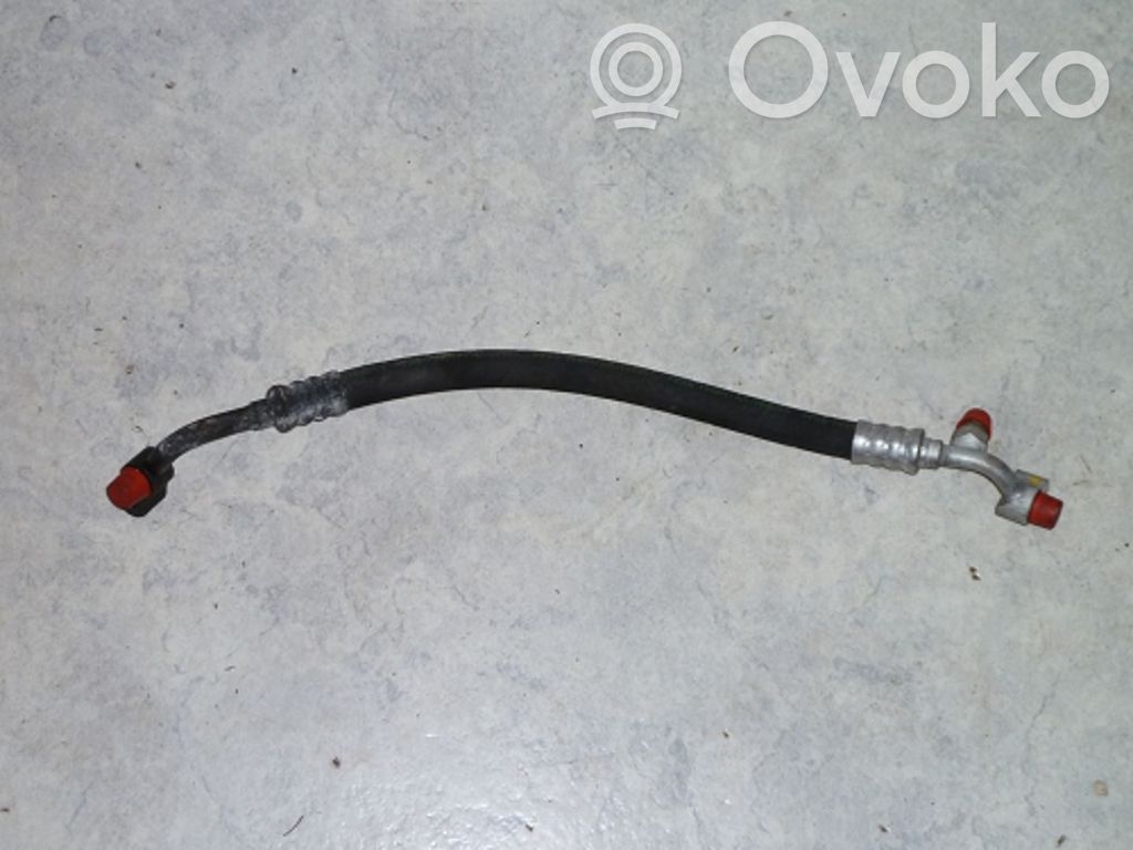 BMW 3 E46 Ilmastointilaitteen putki (A/C) 