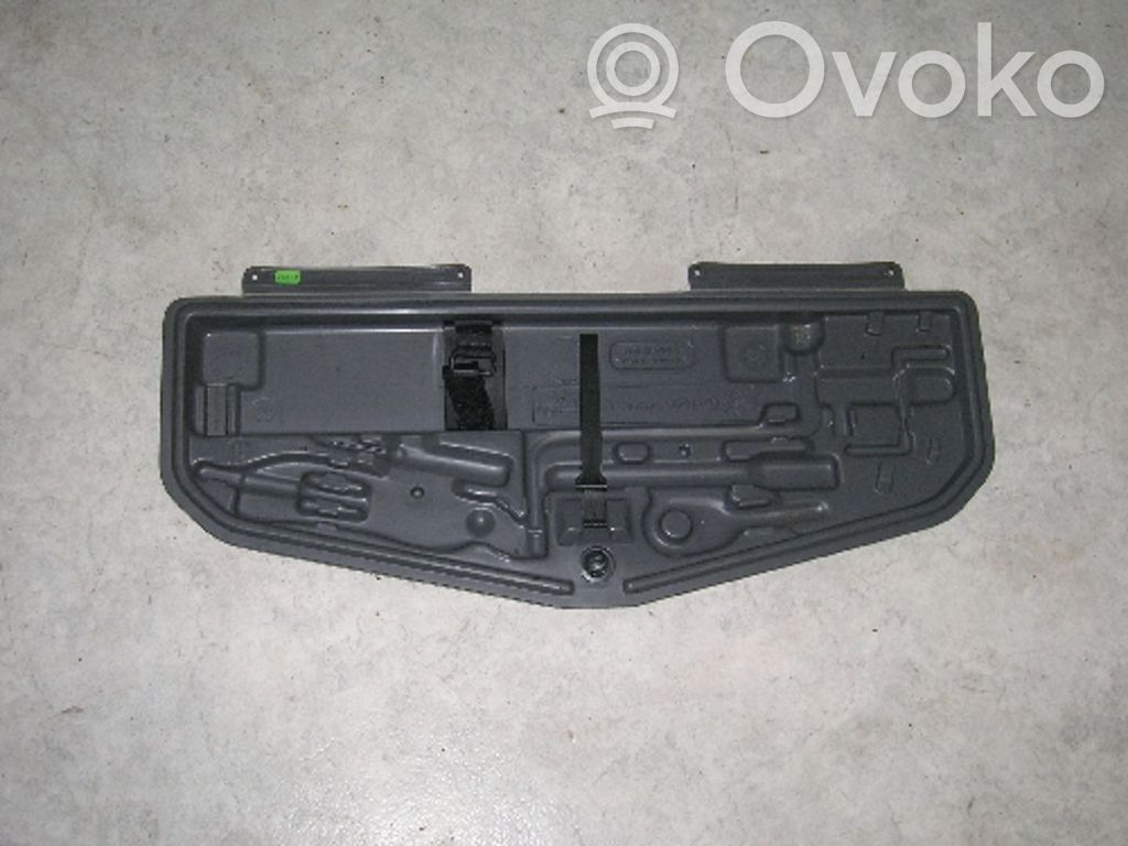 BMW 5 E39 Tool box 