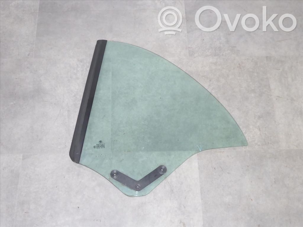 BMW 3 E46 Vidrio lateral trasero 