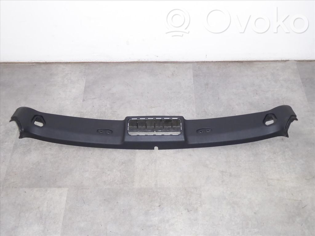 BMW 3 E46 Windshield trim 