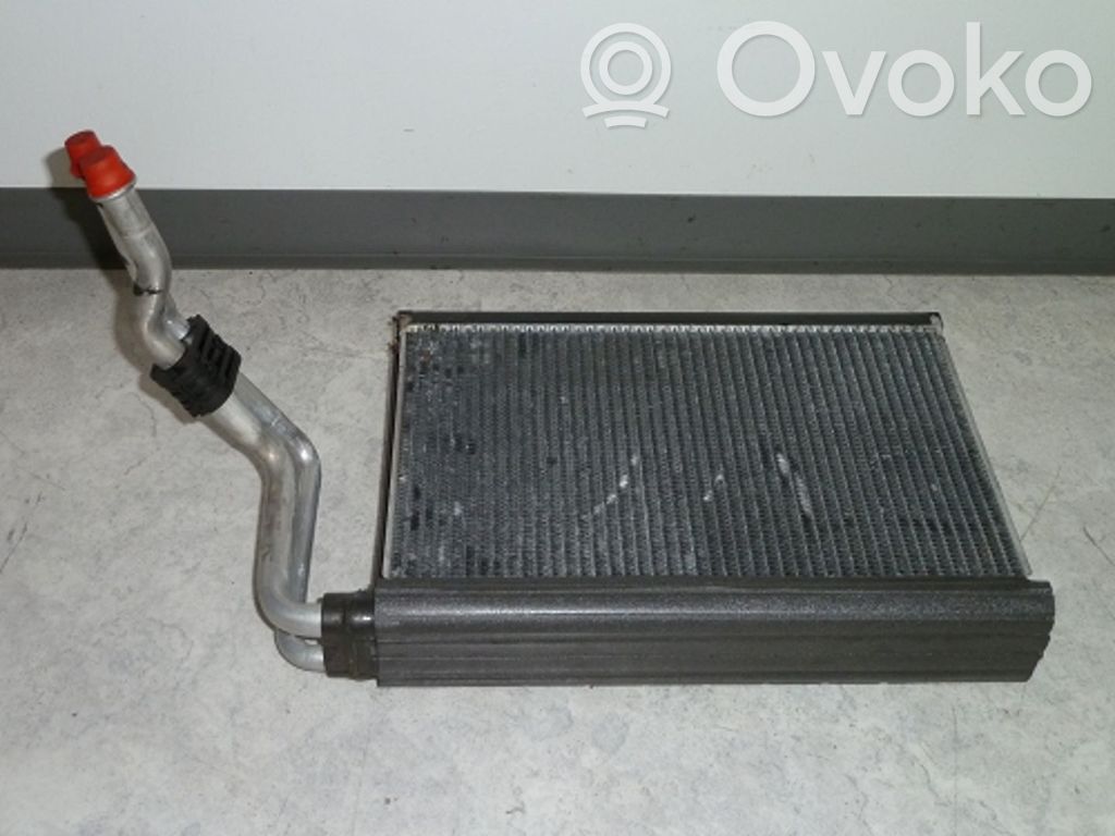 BMW 1 E81 E87 Oro kondicionieriaus kita detalė 