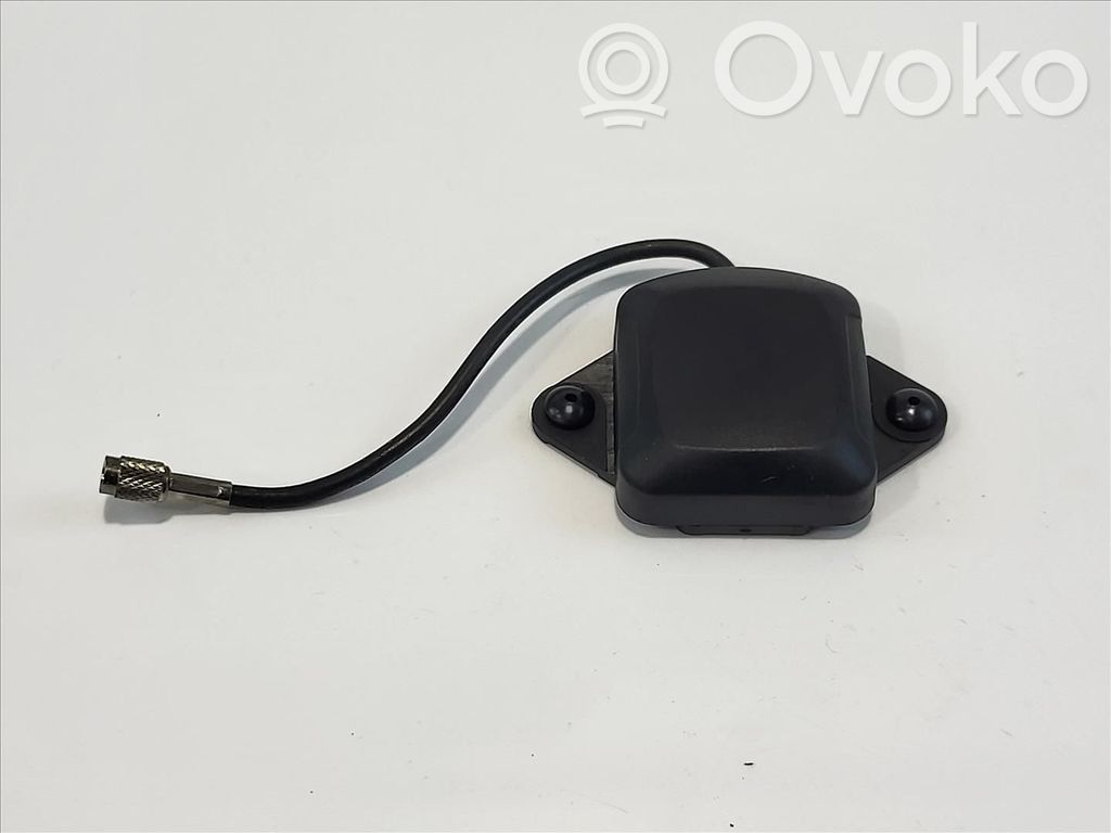 BMW 3 E46 GPS-pystyantenni 