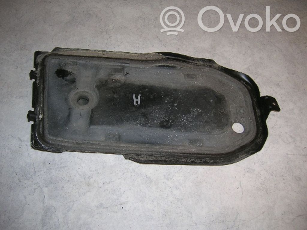 BMW 7 E38 Ohjaamon sisäilman mikrosuodattimen kansi 