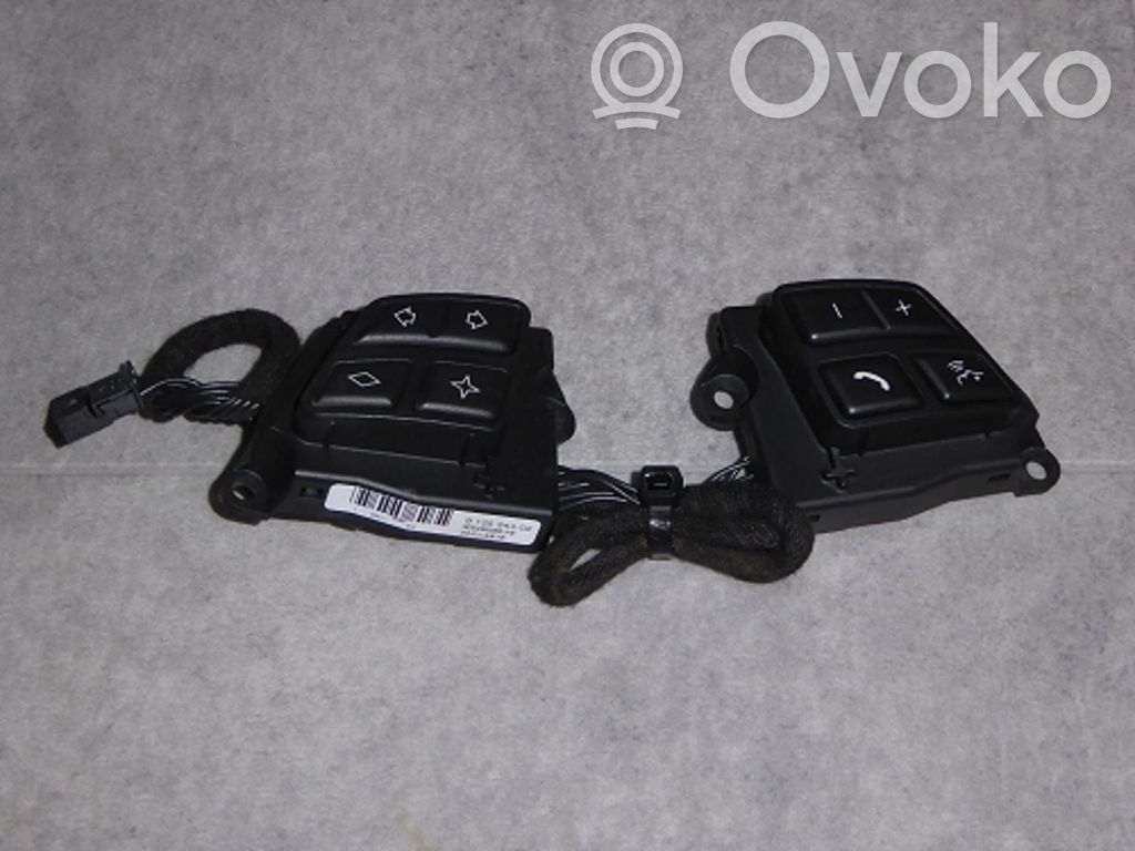 BMW 1 E81 E87 Steering wheel buttons/switches 