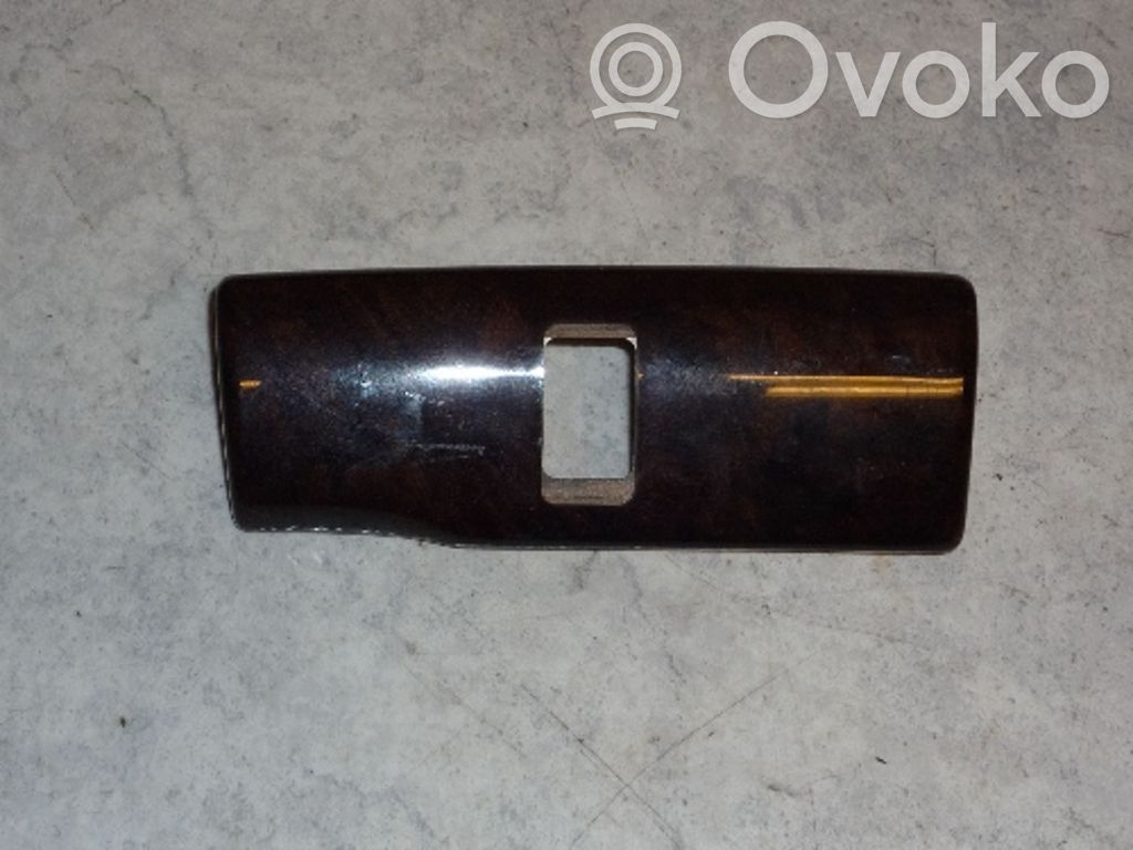 BMW 7 E38 Panelės apdaila 