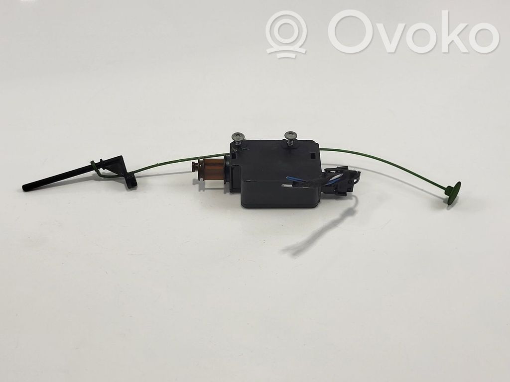 BMW X5 E53 Fuel tank cap lock motor 