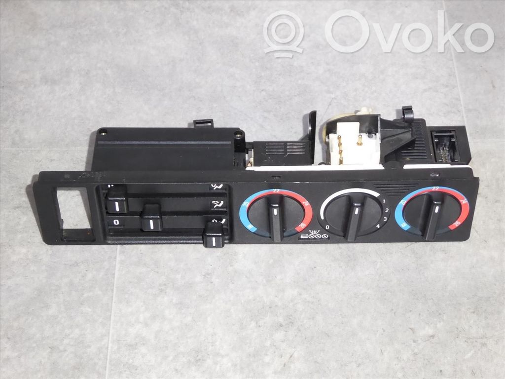 BMW 5 E34 Air conditioning/heating control unit 
