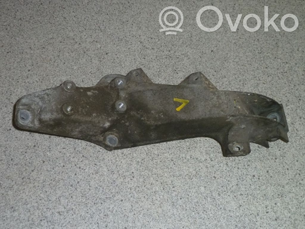 BMW 3 E36 Engine mounting bracket 