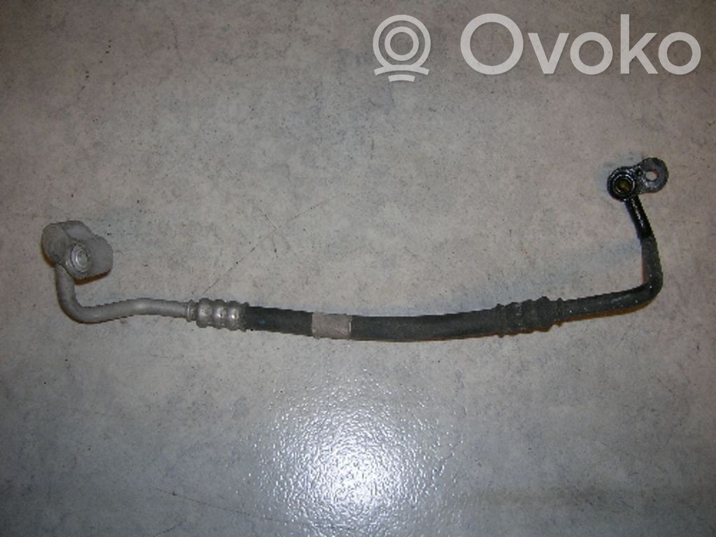 BMW 3 E36 Ilmastointilaitteen putki (A/C) 