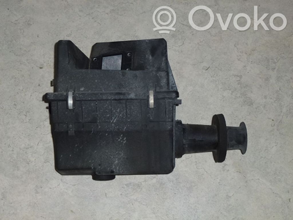 BMW 5 E34 Įsiurbimo rezonatorius 