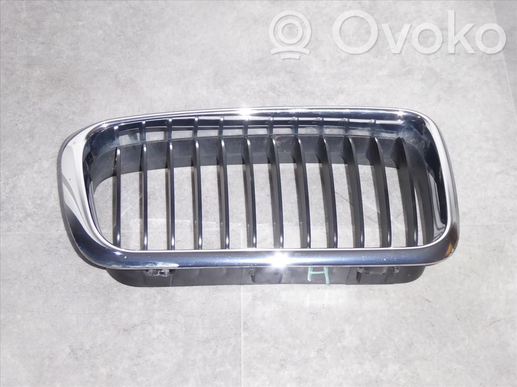 BMW 7 E38 Bonnet/hood grill 
