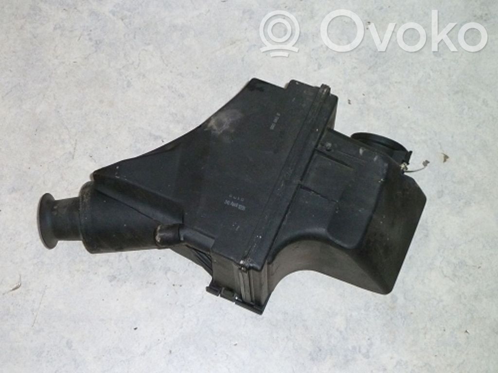 BMW 5 E39 Rezonator / Dolot powietrza 