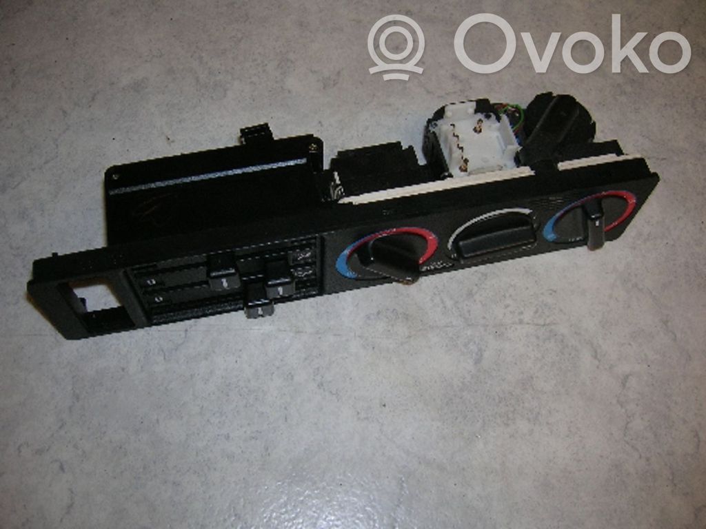 BMW 5 E34 Climate control unit 