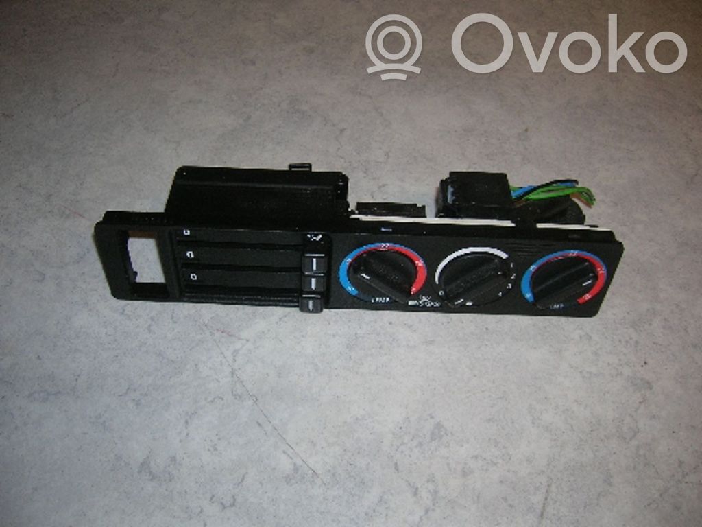 BMW 5 E34 Climate control unit 