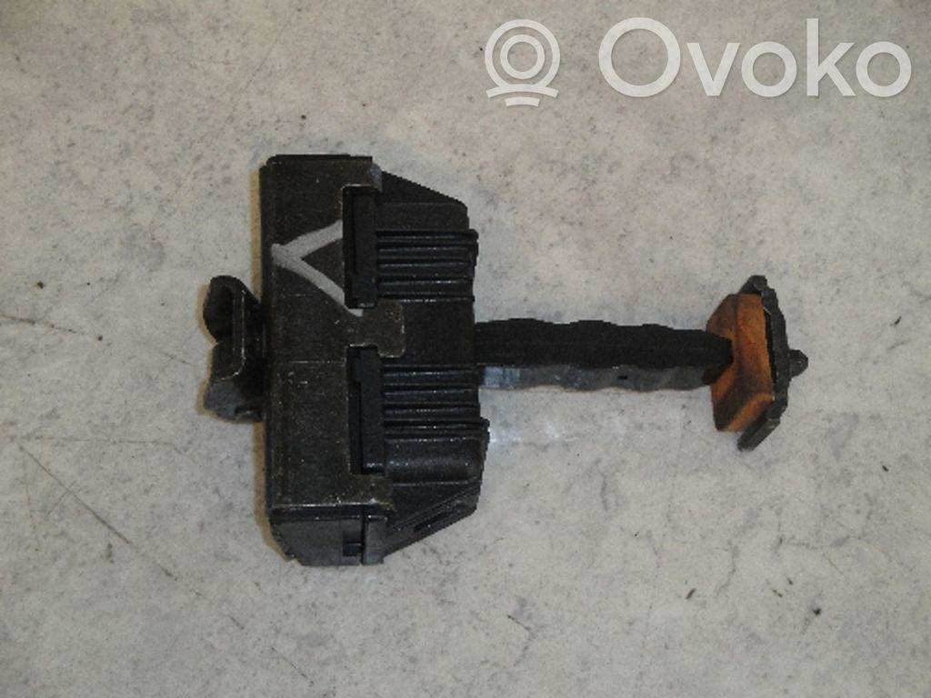 BMW 6 E63 E64 Takaoven pidätin 