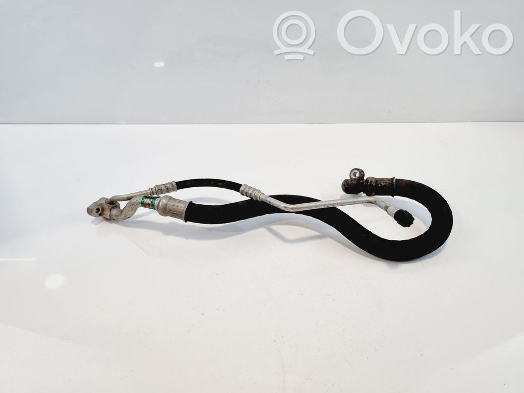 BMW 3 E90 E91 Ilmastointilaitteen putki (A/C) 