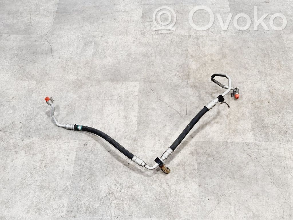 BMW 3 E90 E91 Ilmastointilaitteen putki (A/C) 