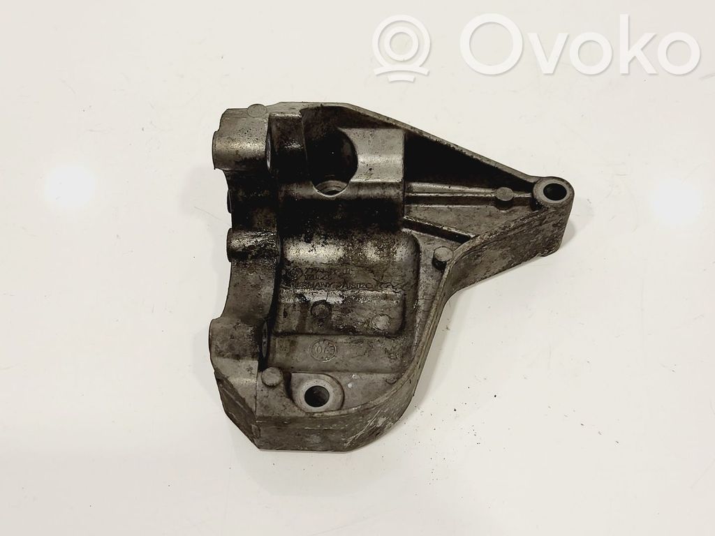 BMW 1 E81 E87 Power steering pump mounting bracket 