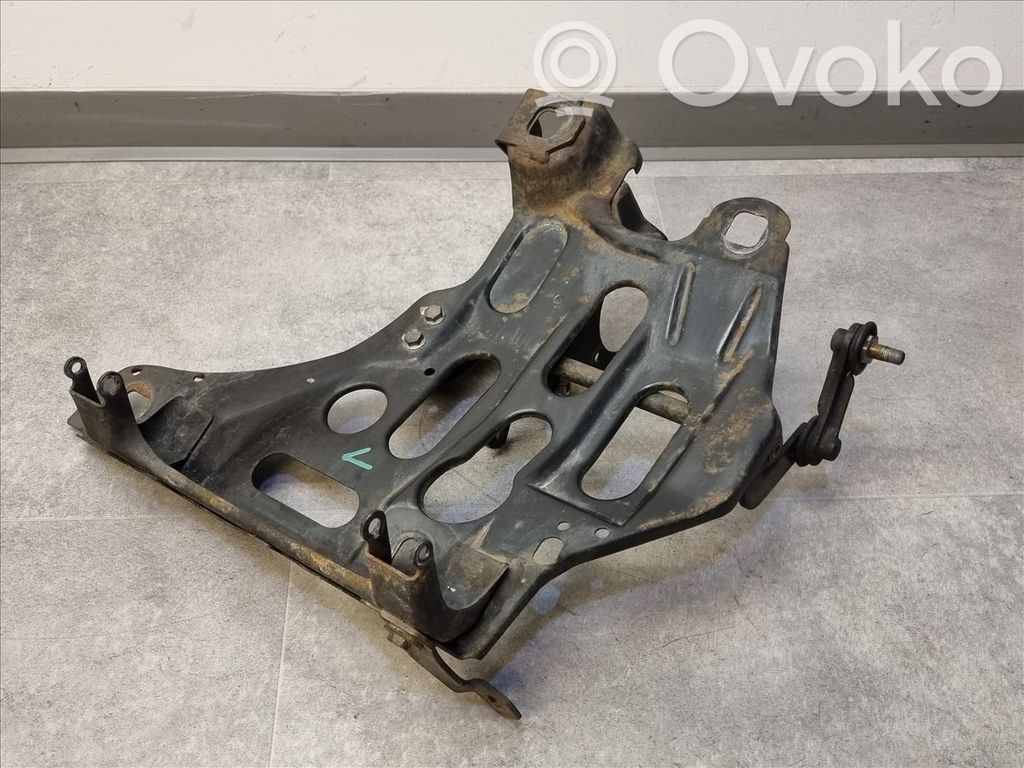 BMW 8 E31 Suport montaj far