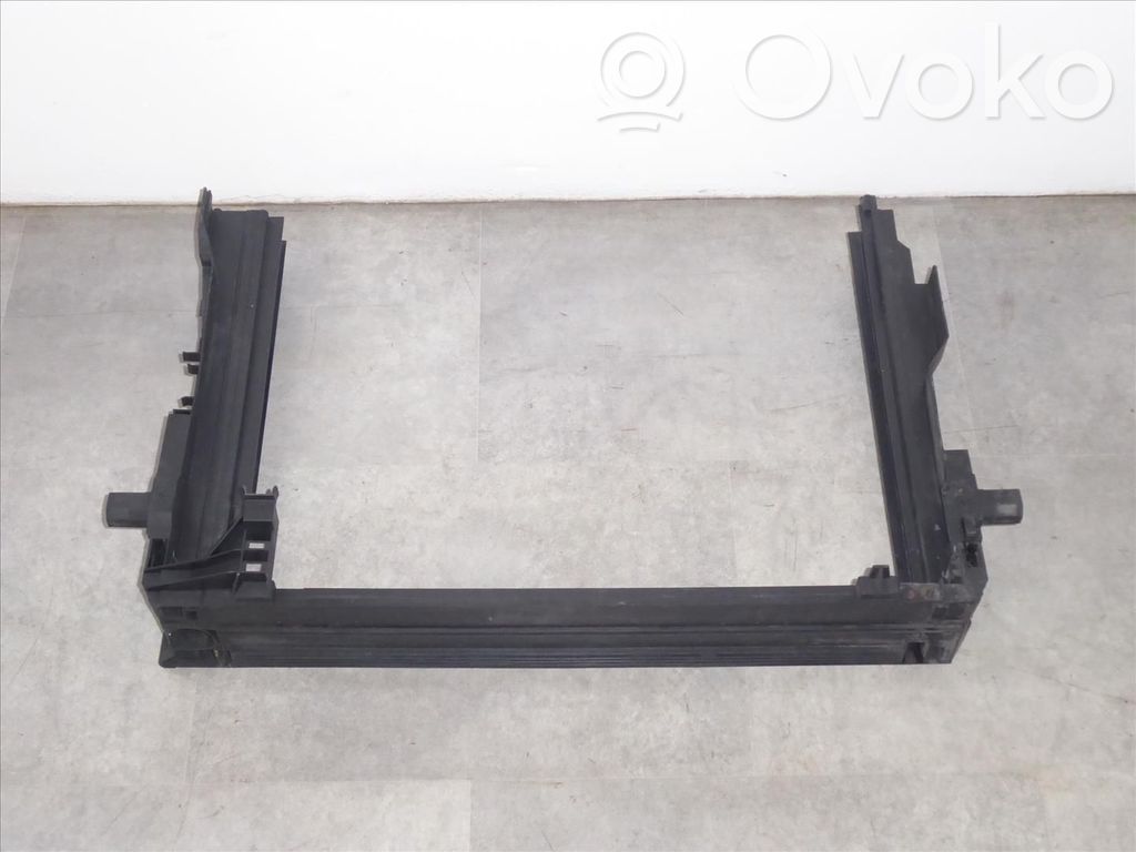 BMW 5 F10 F11 Staffa di montaggio del radiatore 