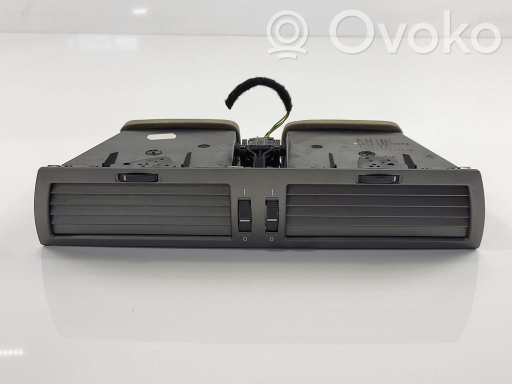 BMW 7 E65 E66 Kojelaudan keskiosan tuuletussuuttimen ritilä 