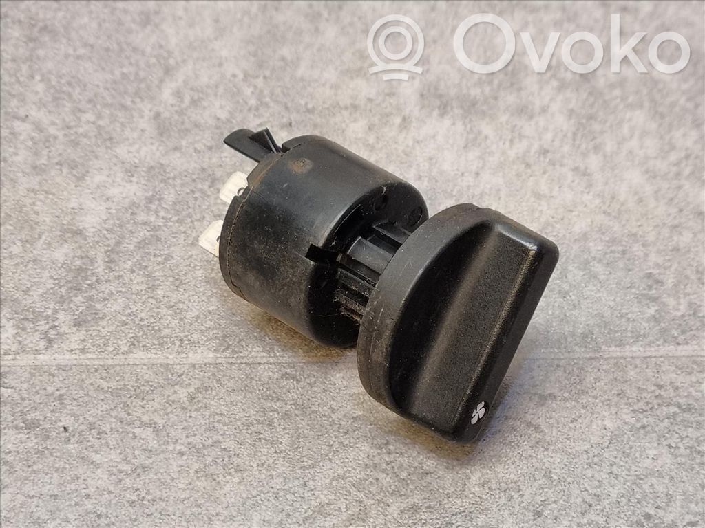 BMW 3 E30 Air conditioning (A/C) switch 
