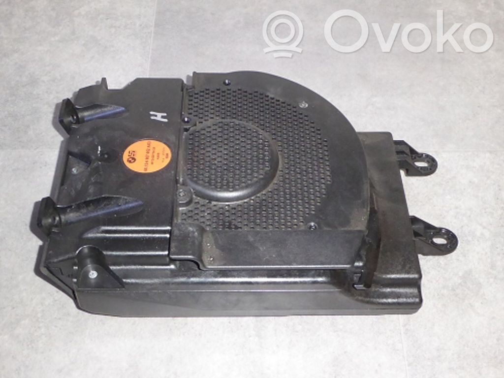 BMW 7 E65 E66 Subwoofer 