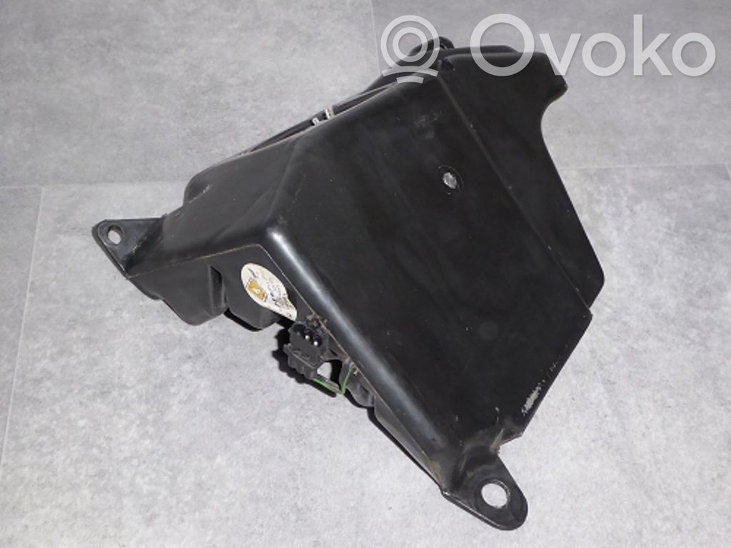 BMW 3 E30 Takaoven kaiutin 