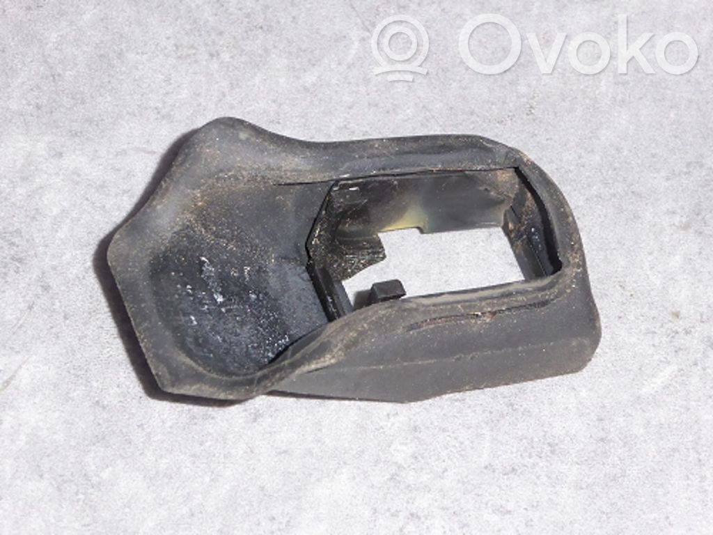 BMW 1 E81 E87 Etuoven pidätin 