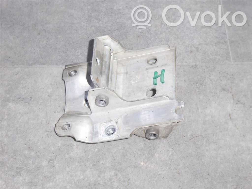 BMW 5 F10 F11 Staffa di rinforzo montaggio del paraurti anteriore 