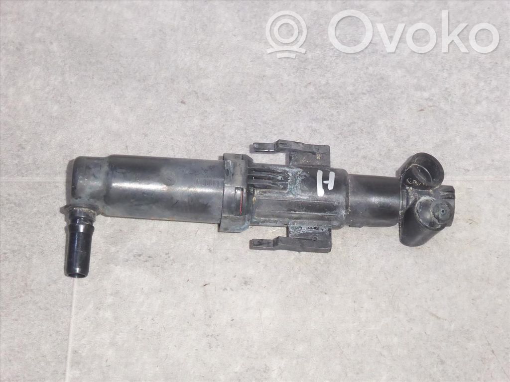 BMW 5 F10 F11 Dysza spryskiwacza lampy przedniej 