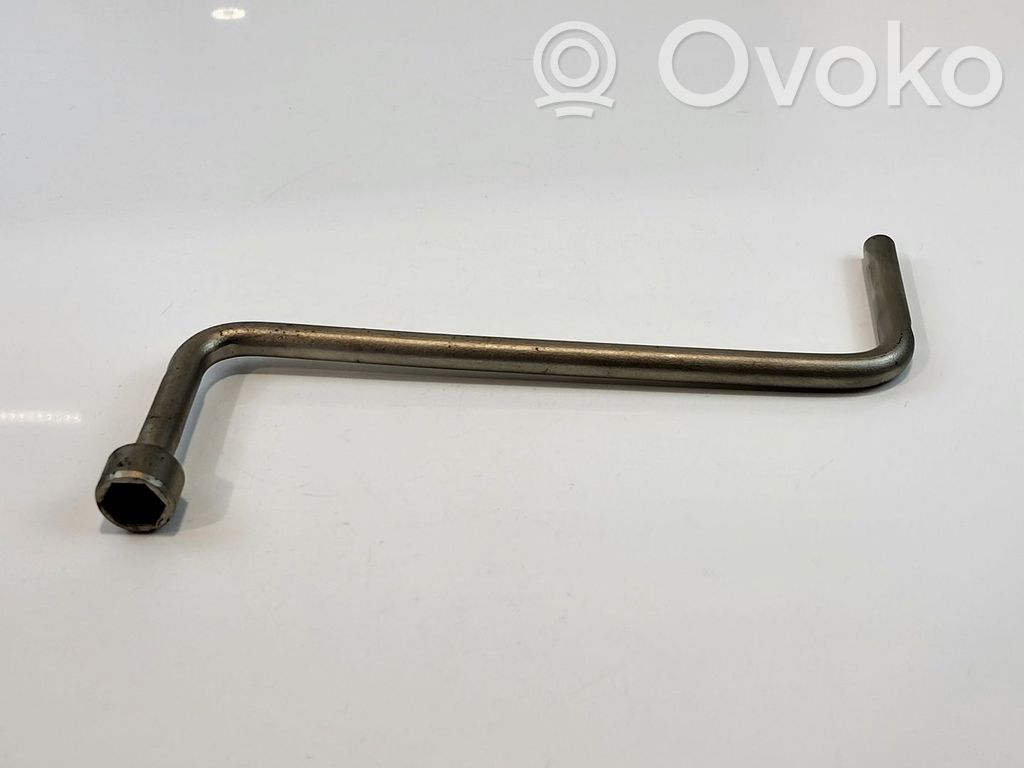 Llave de tuercas de rueda   71121095831,71121095831