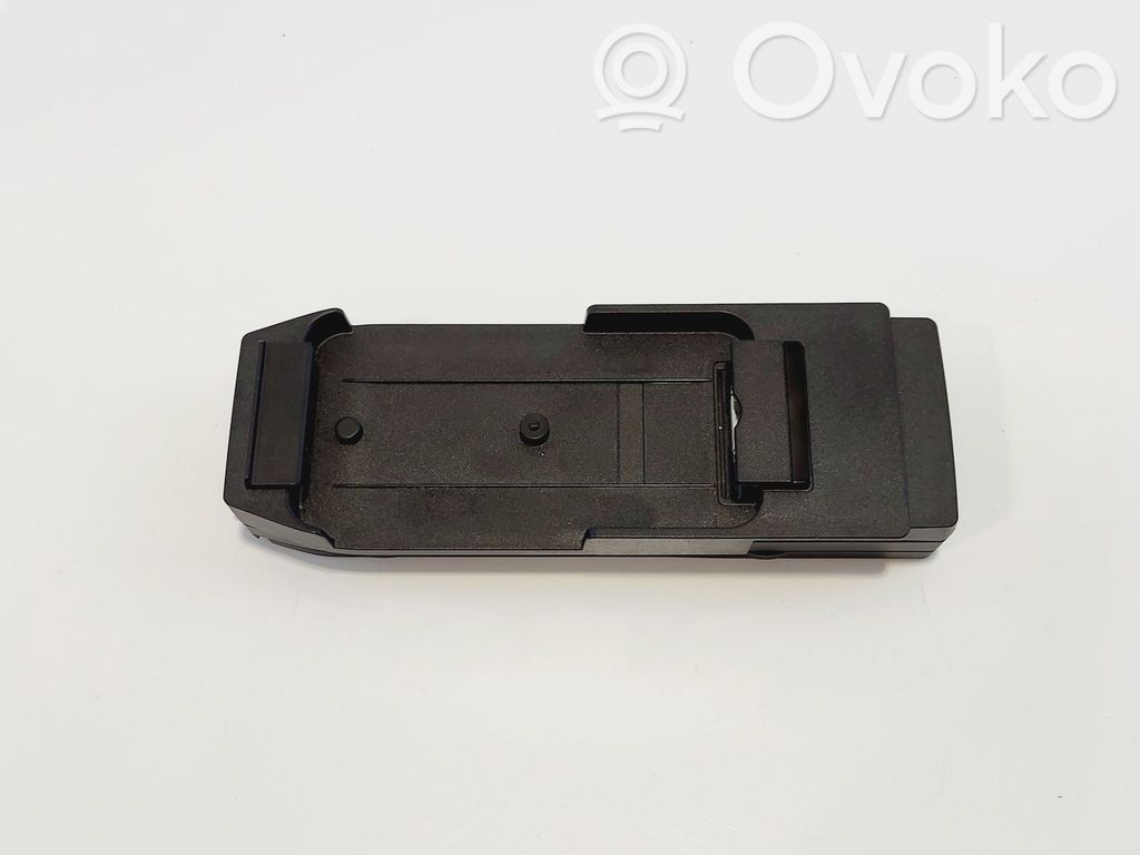 Unité de commande, module téléphone   84212199389,84212199389