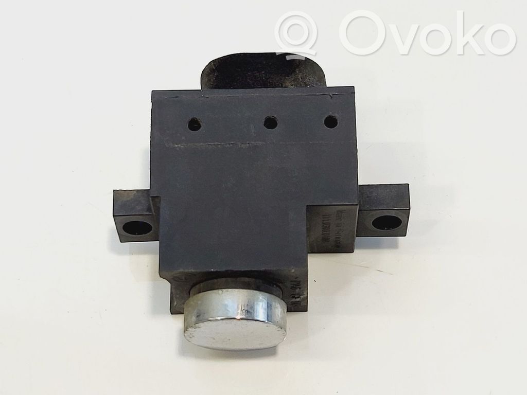 BMW 7 E65 E66 Tailgate/boot open switch button 
