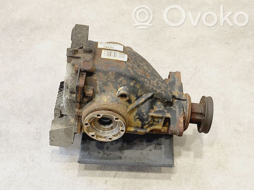 BMW 7 E65 E66 Galinis reduktorius 
