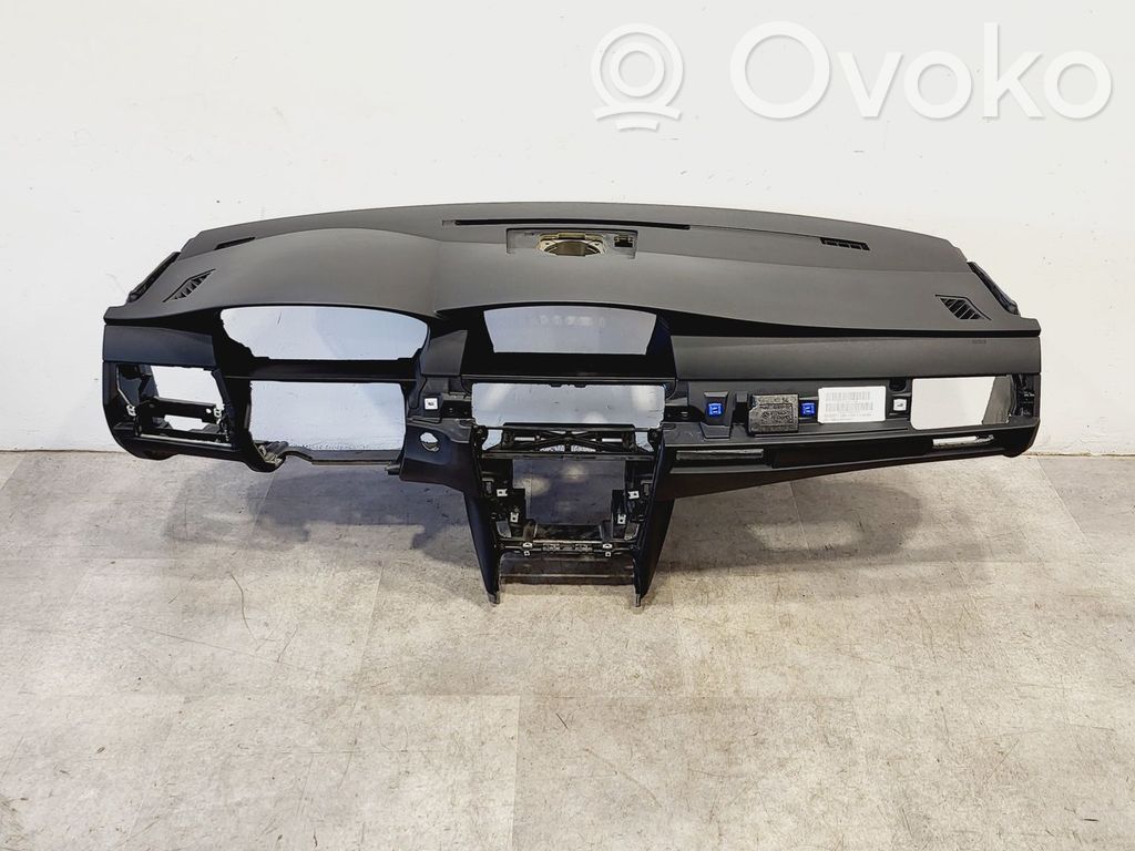 BMW 5 E60 E61 Dashboard 