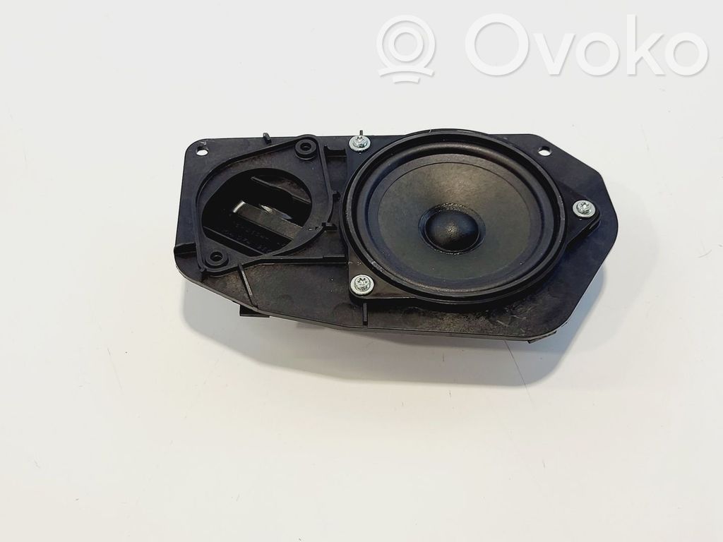 BMW 5 E60 E61 Takaoven kaiutin 