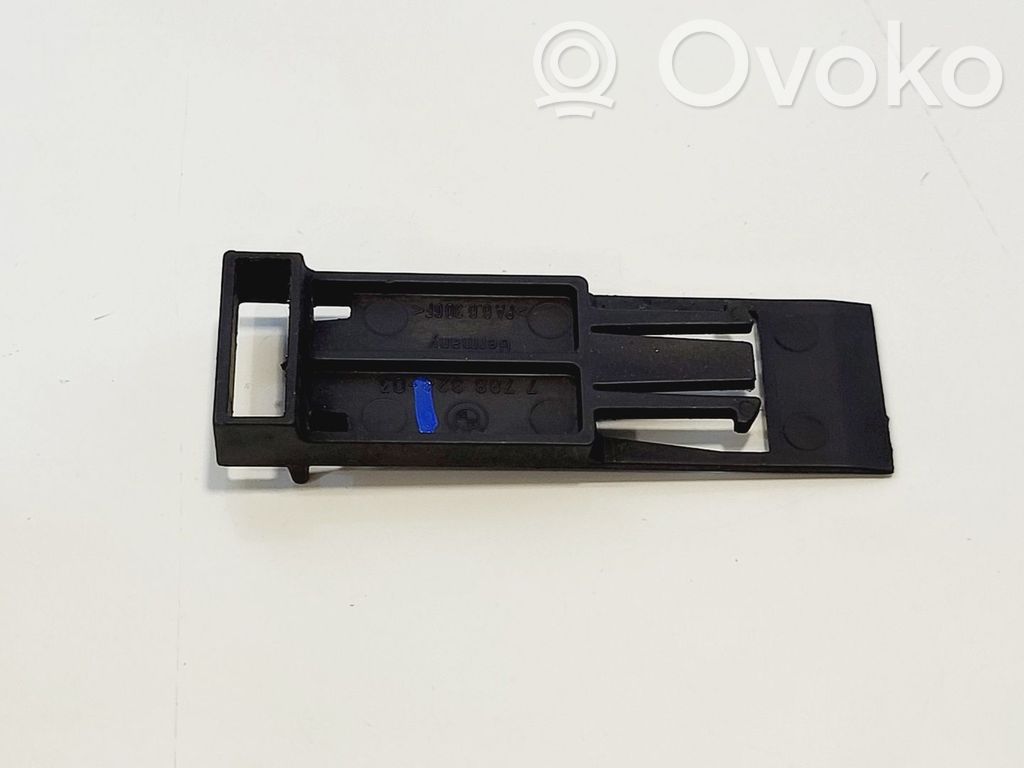 BMW 5 E60 E61 Radiator mount bracket 