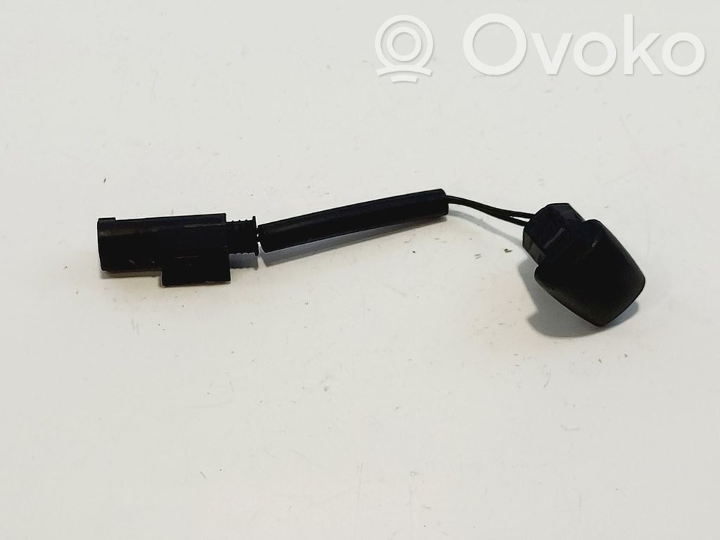 BMW 5 E60 E61 Ugello a spruzzo lavavetri per parabrezza