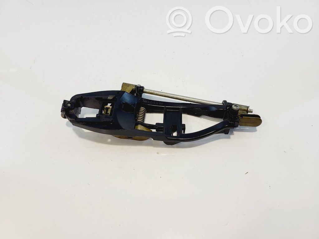 BMW 3 E46 Etuoven ulkokahvan kehys 