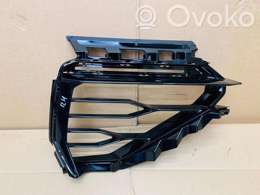 Lamborghini Urus Front bumper lower grill 