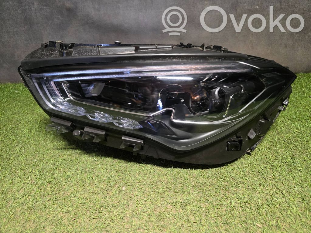 Mercedes-Benz CLA C118 X118 Lampa przednia 