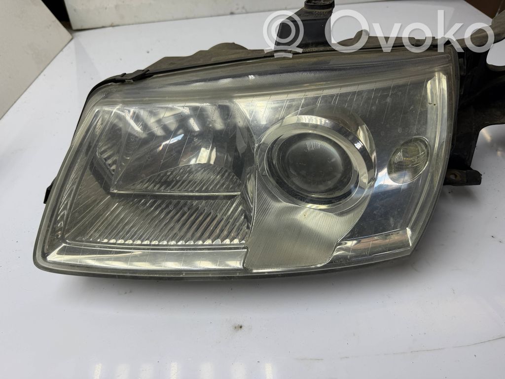 Headlight/headlamp   89008300,5496260,1307PU5A