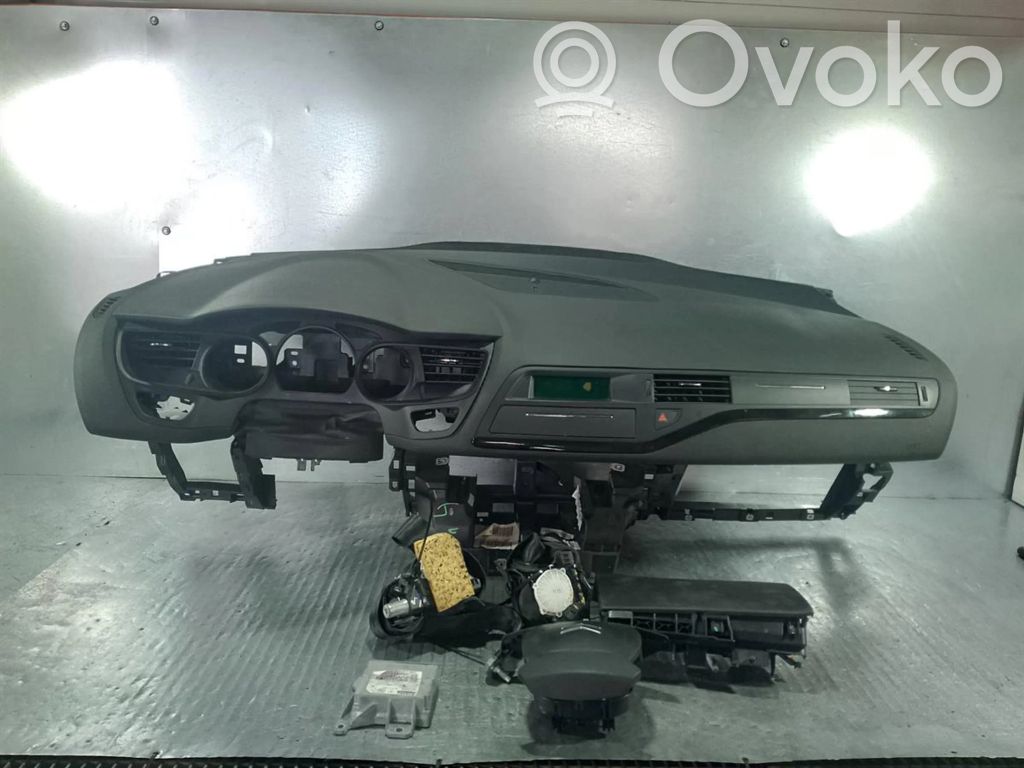 Dashboard   96700916ZD