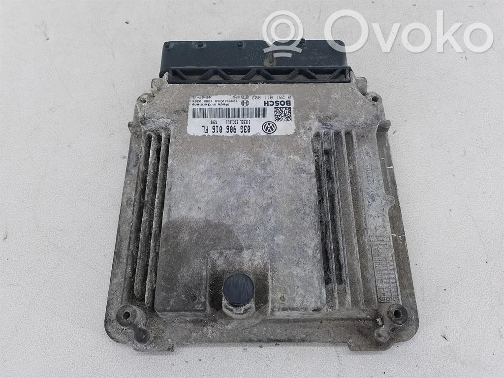 Volkswagen Golf V Engine control unit/module ECU 