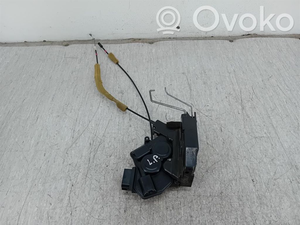 Mazda 5 Priekšpusē slēdzene 