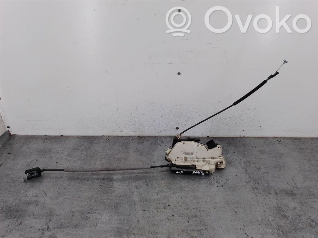 Skoda Fabia Mk2 (5J) Front door lock 